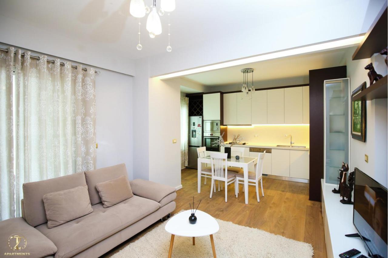 T2 City Apartments Vlore Bagian luar foto